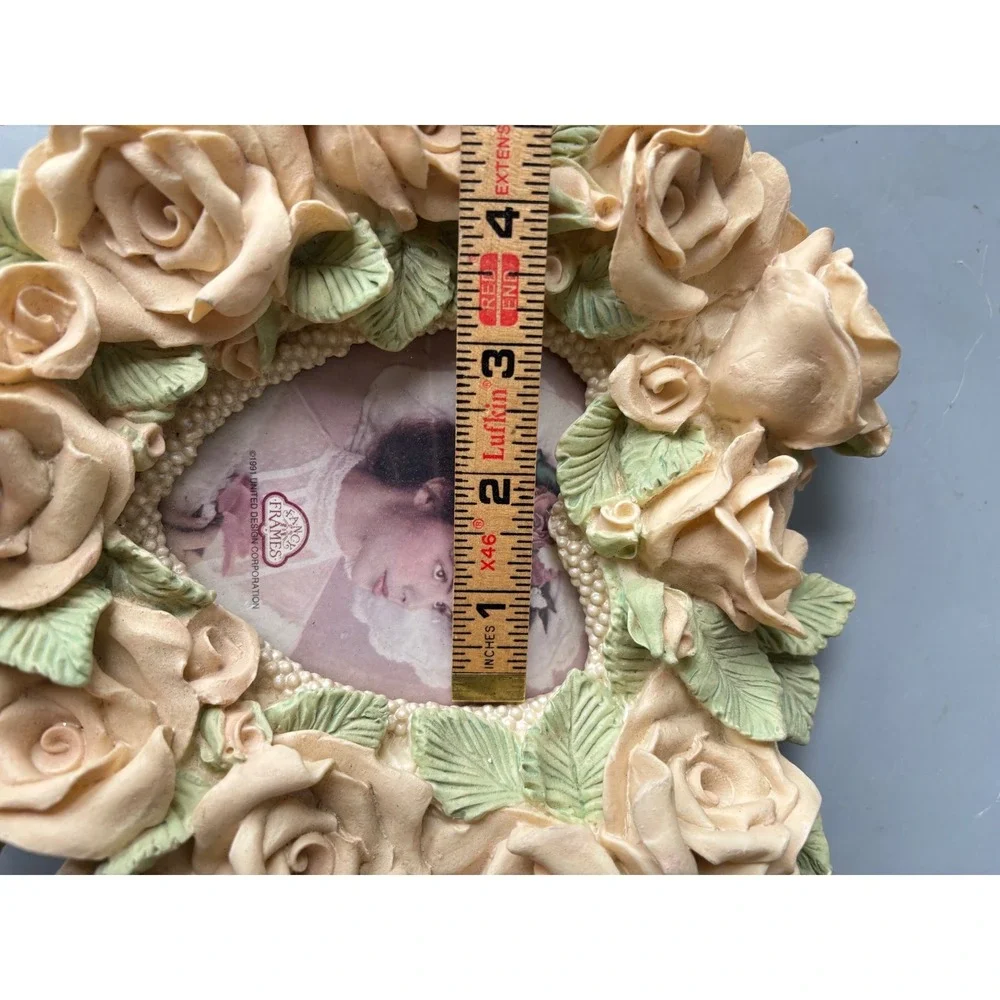Vtg 1991 United Design Fancy Frames Heart Bouquet 3D Rose Floral‎ Picture Frame